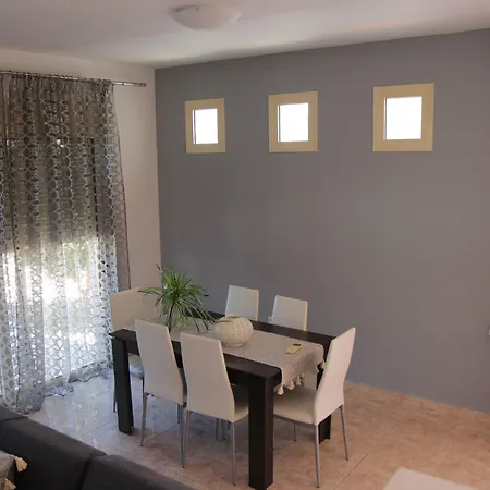 Platoni Elite * Ialysos (Rhodes)